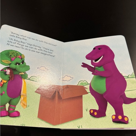 Barney’s In, Out and All Around - Vintage Children’s Hardcover Board Book - Picture 5 of 7